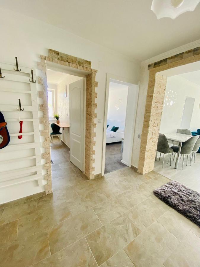 Apartament Tiron In Centru Orasului Hura-Humora Exteriér fotografie